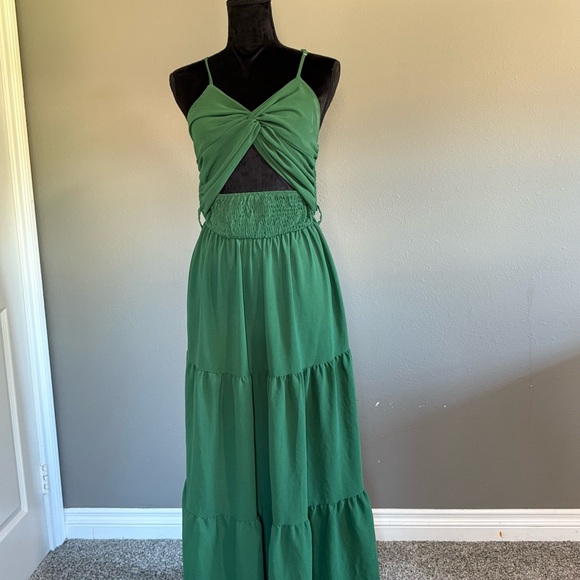 Chicwish Emerald Green Maxi Dress - S - Picture 2 of 4